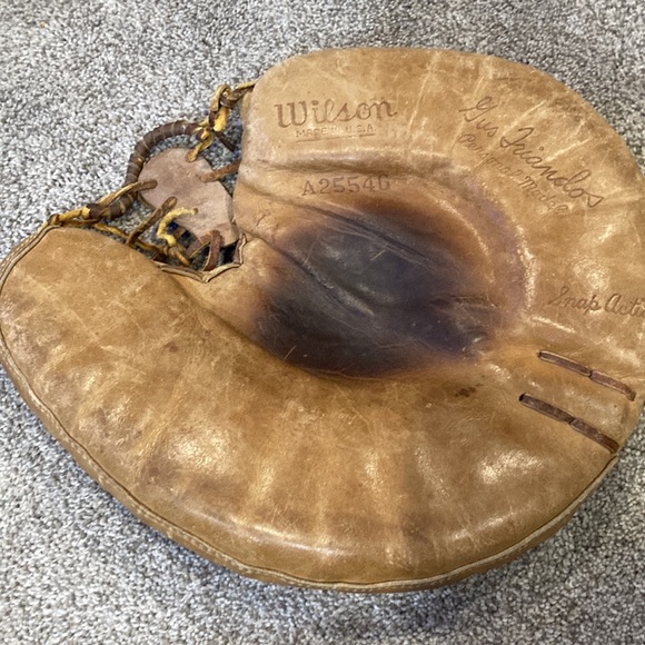 70 year old Wilson snap action catchers glove - Picture 2 of 2